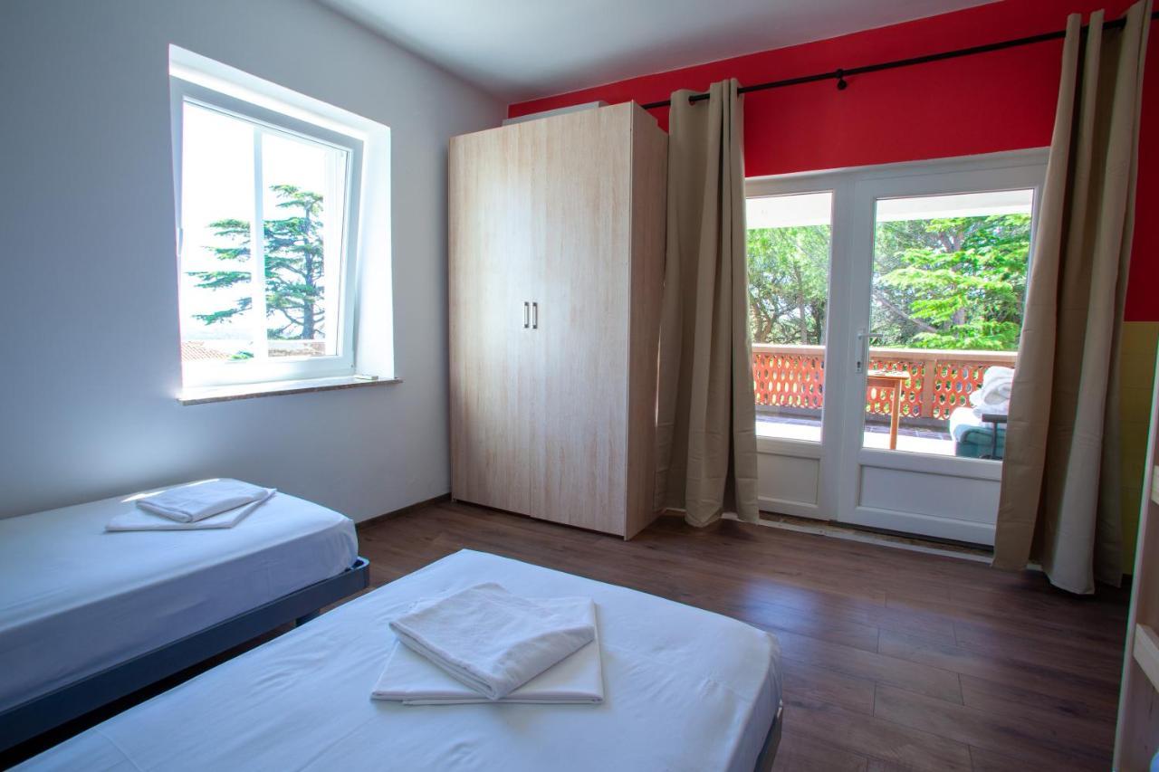 Trobenta In Oblak Hostal